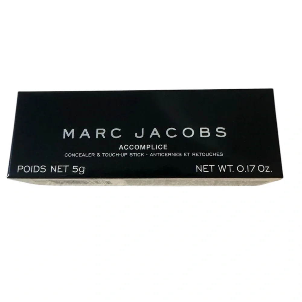 Marc Jacobs Accomplice Concealer Stick - Tan